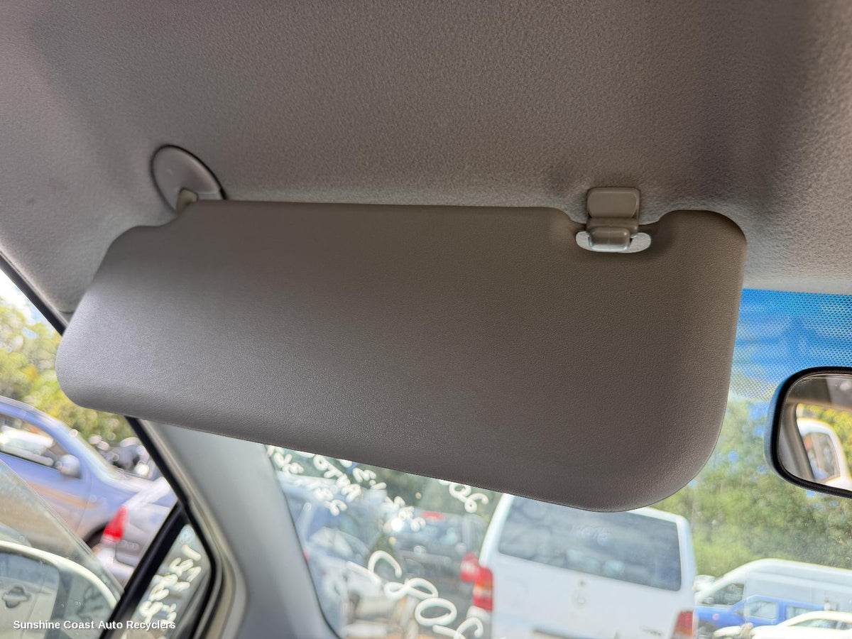 2005-2016 Toyota Yaris Sunvisor