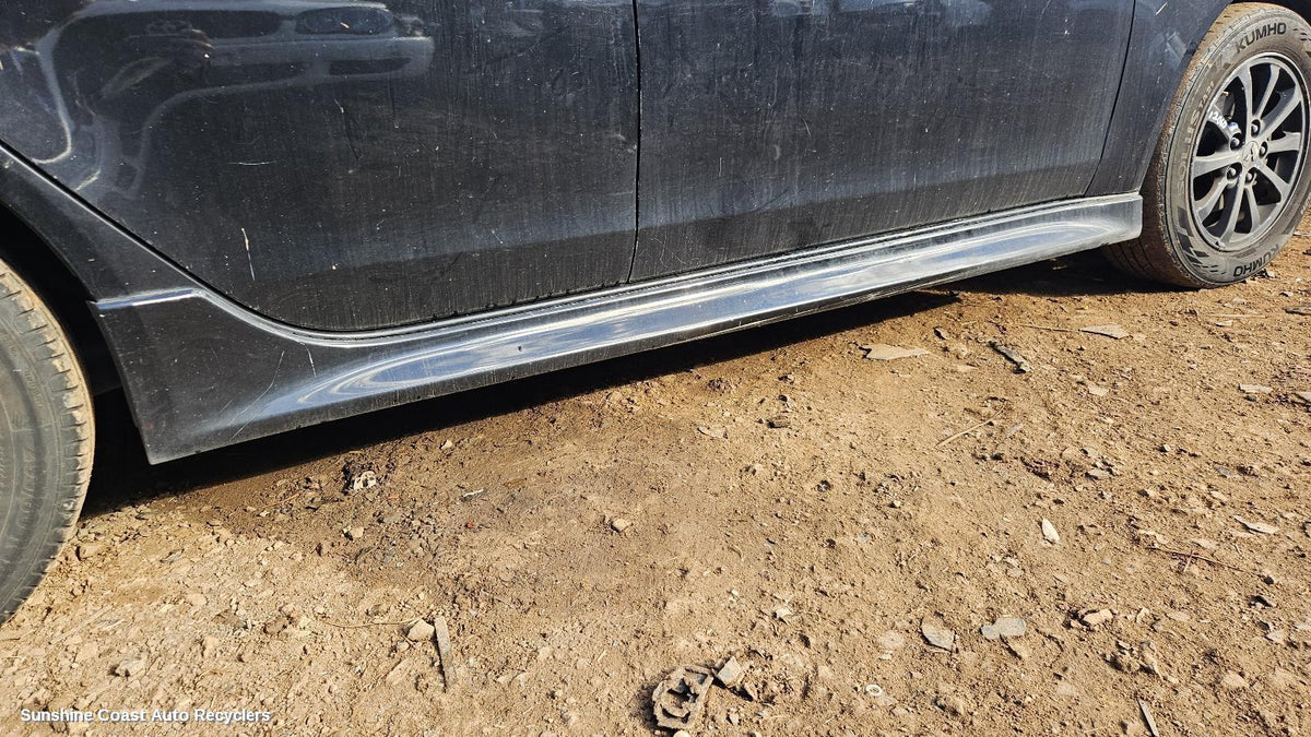 2007-2012 Mitsubishi Lancer Side Step Skirt