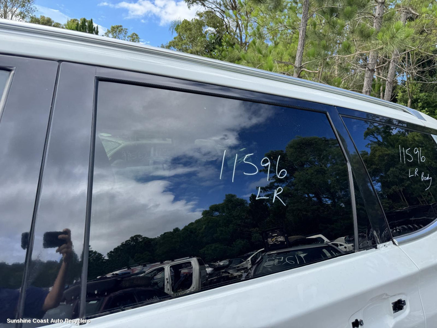 2023 Ldv D90 Left Rear Door Window