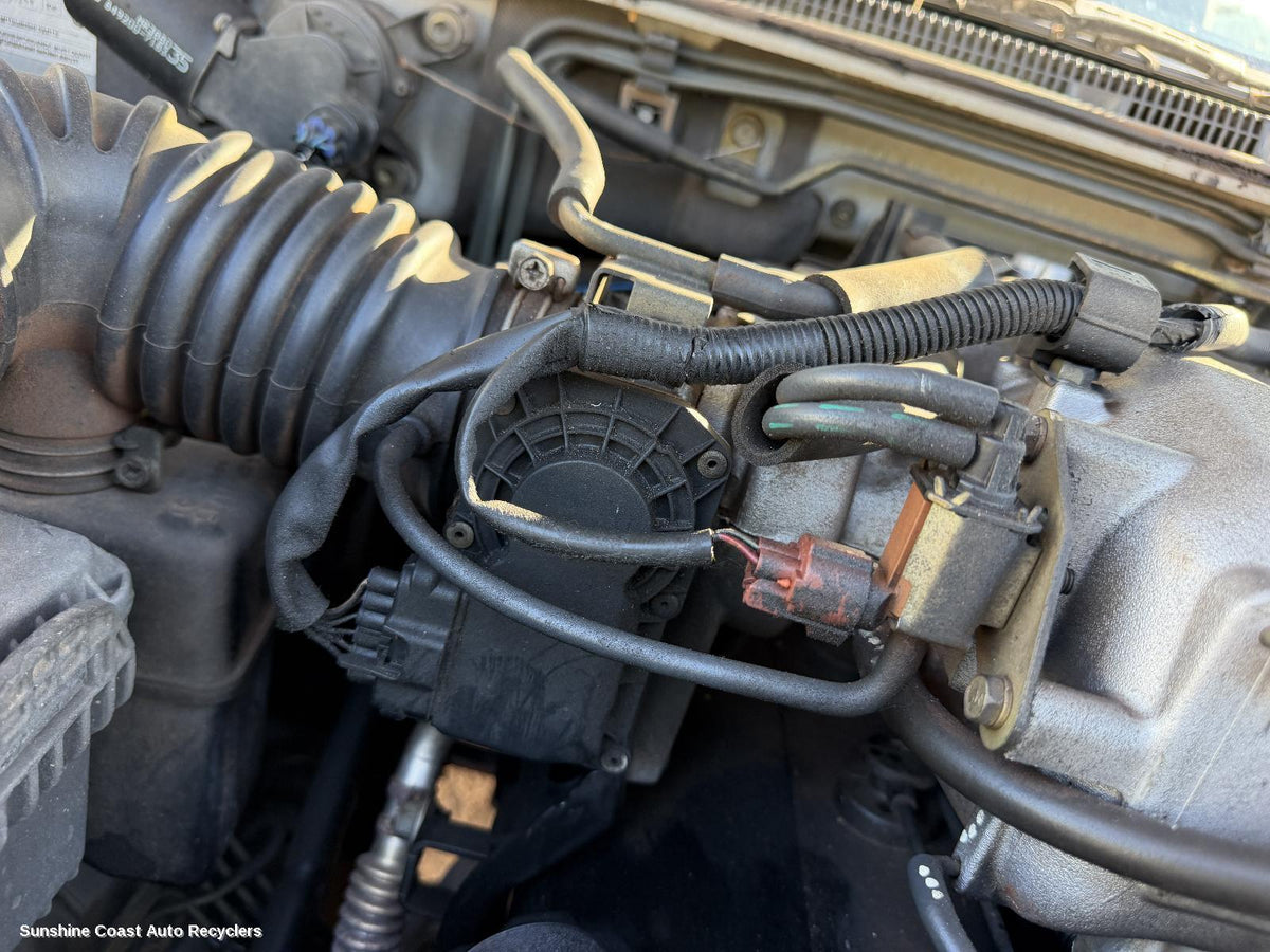 2002-2006 Mitsubishi Pajero Throttle Body