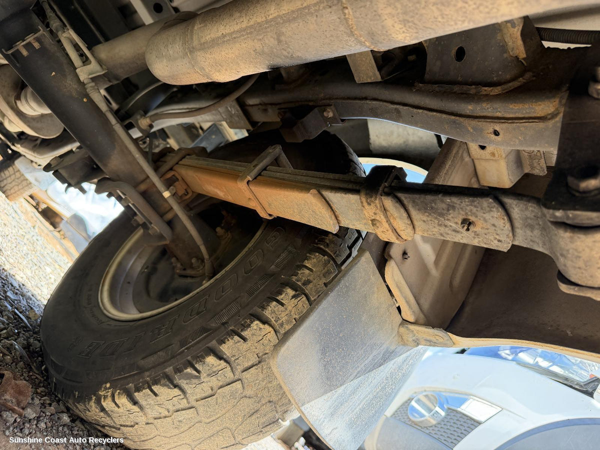 2005-2015 Nissan Navara Shock Absorber