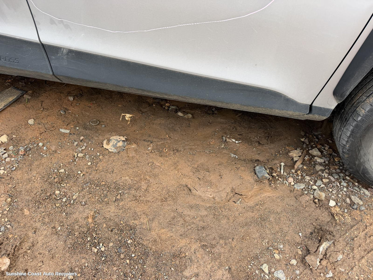 2020-2026 Toyota Yaris Cross Body Door Mould