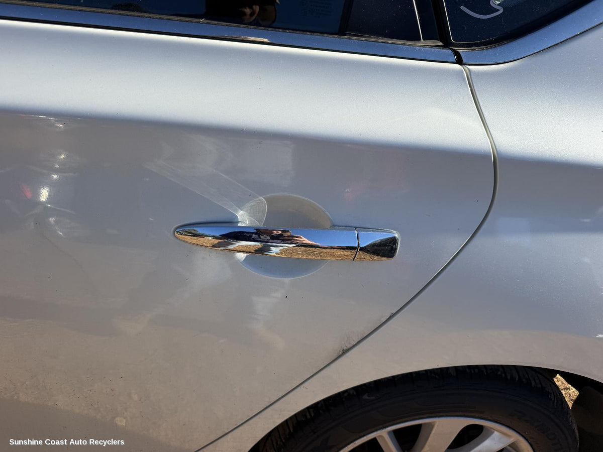 2012-2017 Nissan Pulsar Door Handle