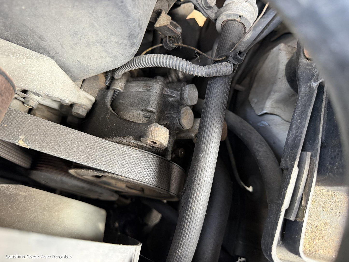 2000-2004 Mitsubishi Pajero Steering Pump