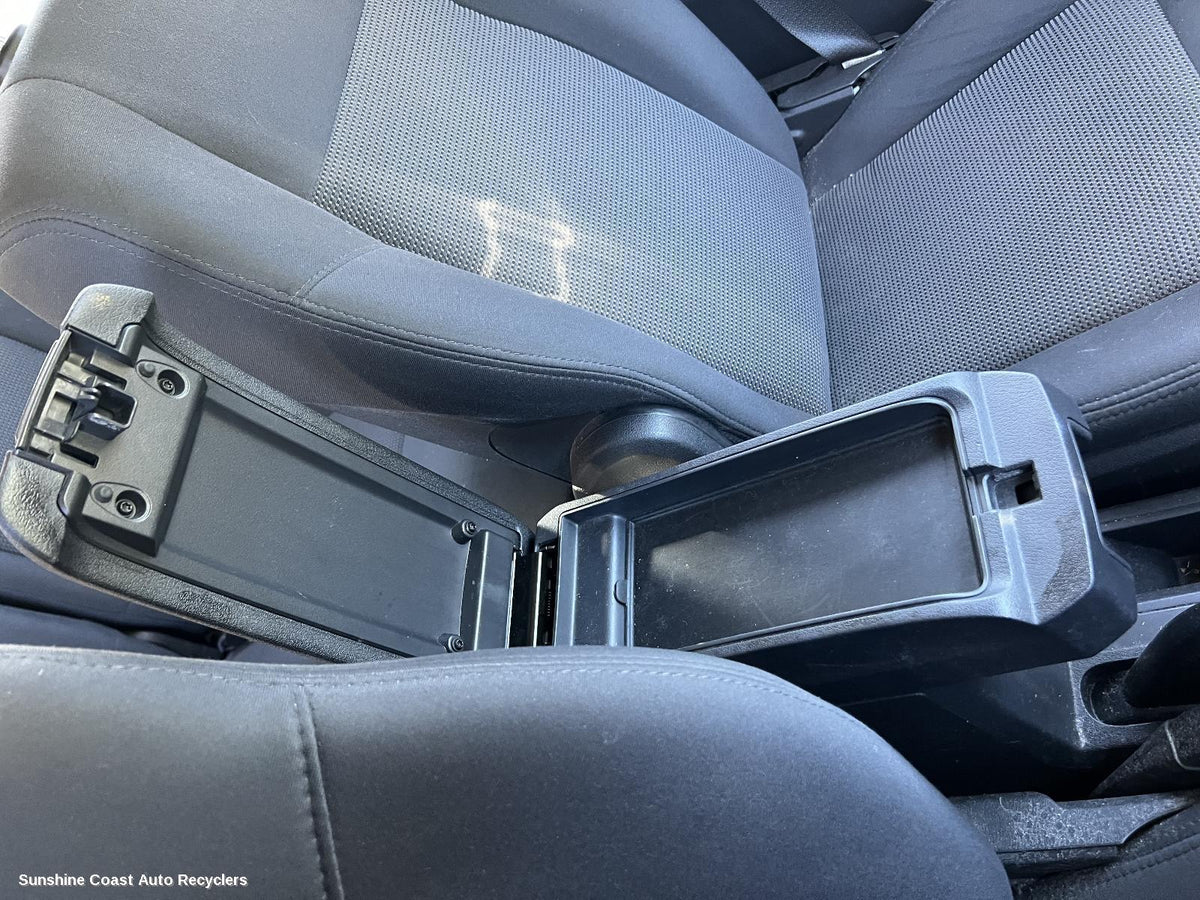 2007-2016 Jeep Patriot Console