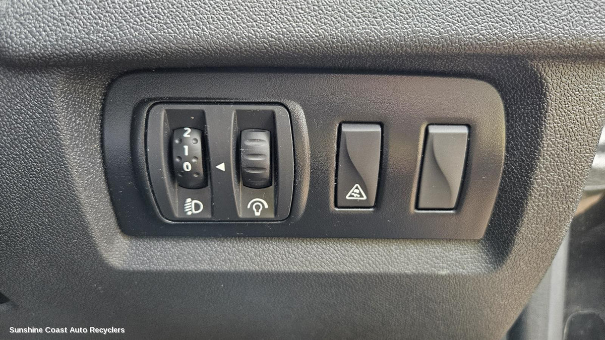 2010-2016 Renault Megane Misc Switch Relay