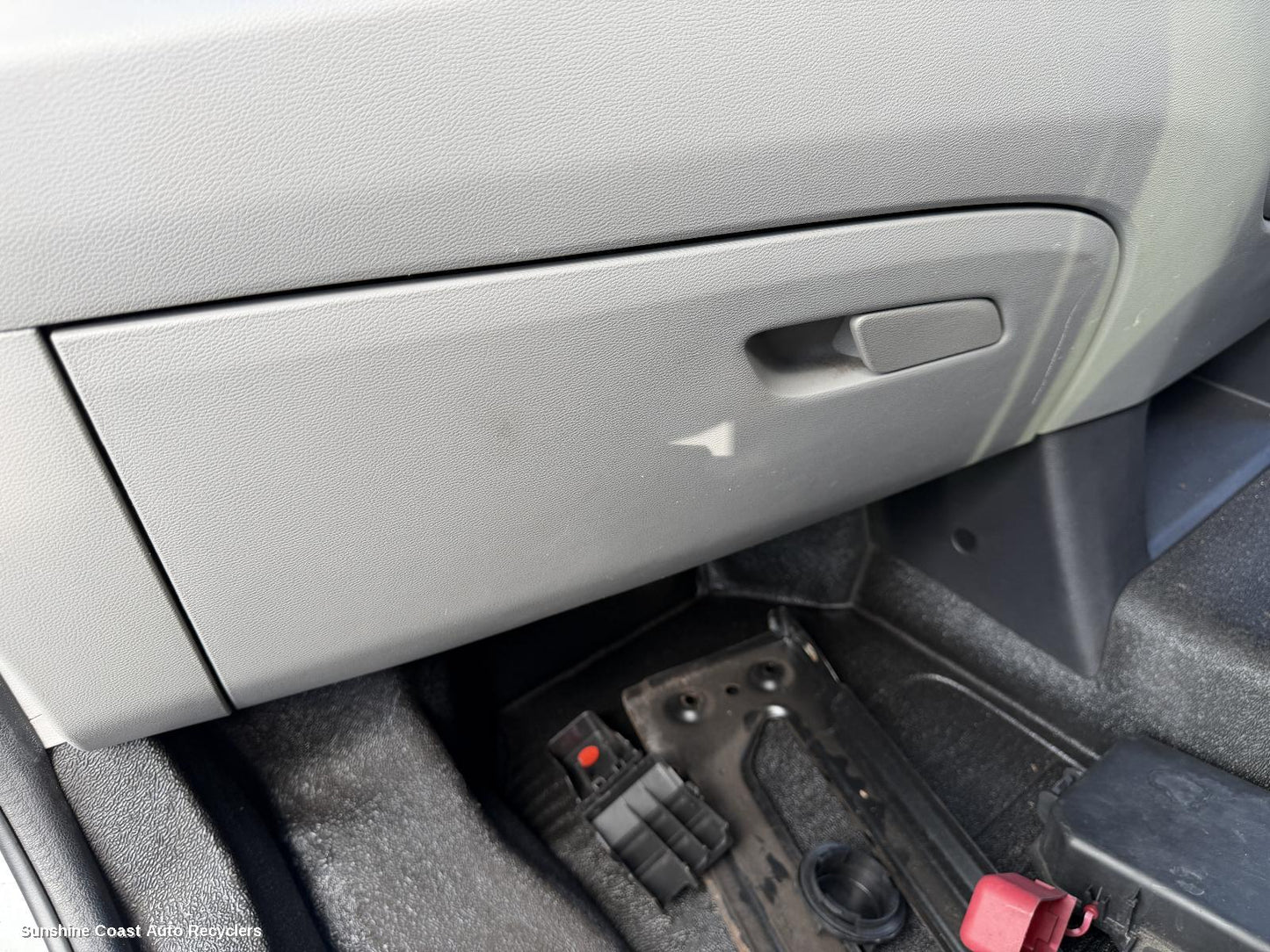 2020-2026 Ldv Deliver 9 Glove Box
