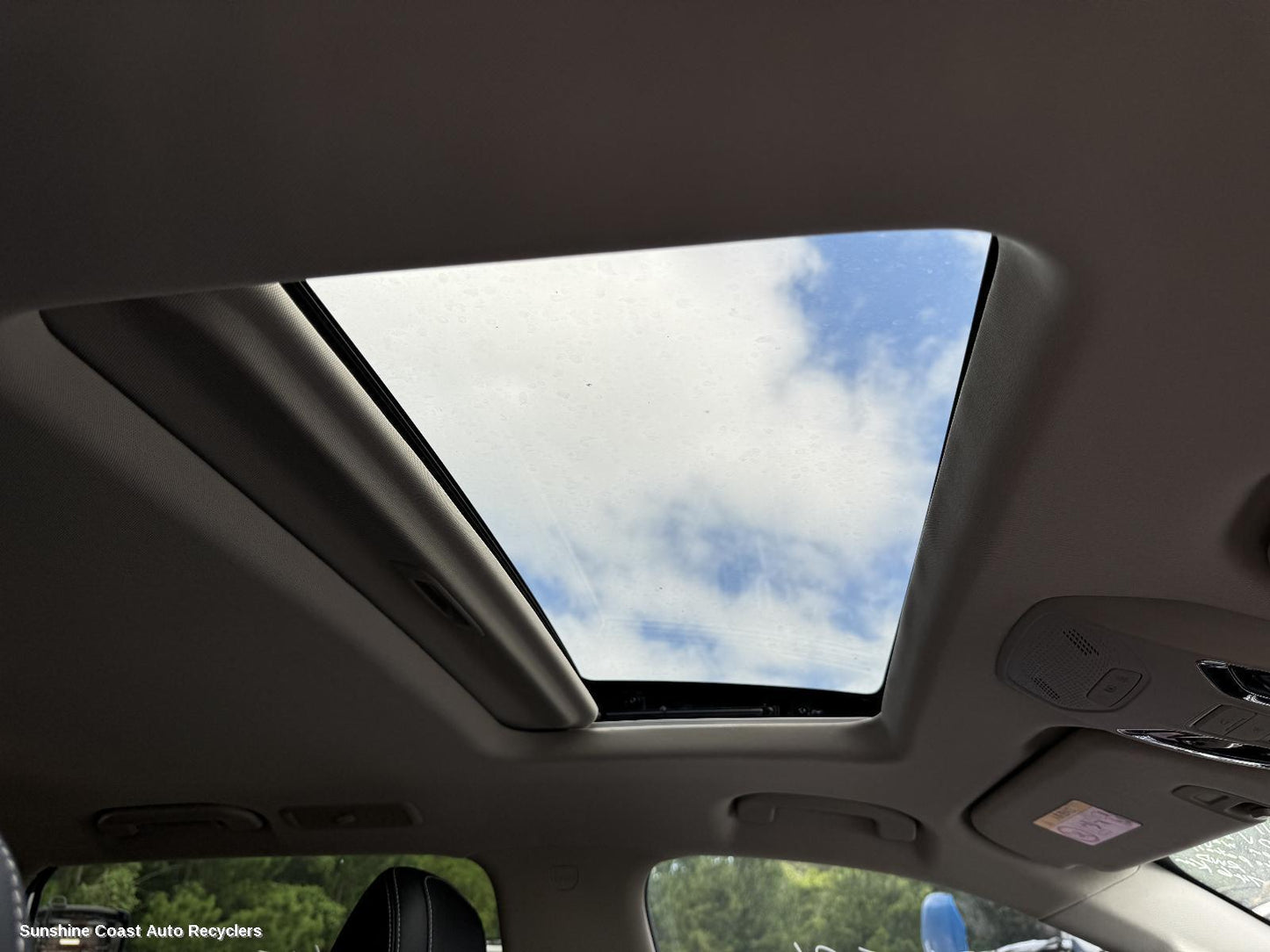 2017-2025 Ldv D90 Roof Glass Sunroof T