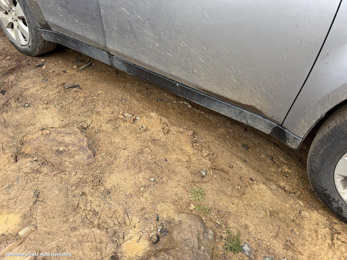 2009-2013 Subaru Outback Side Step Skirt