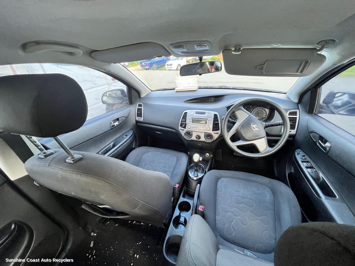 2010-2012 Hyundai I20 Grille