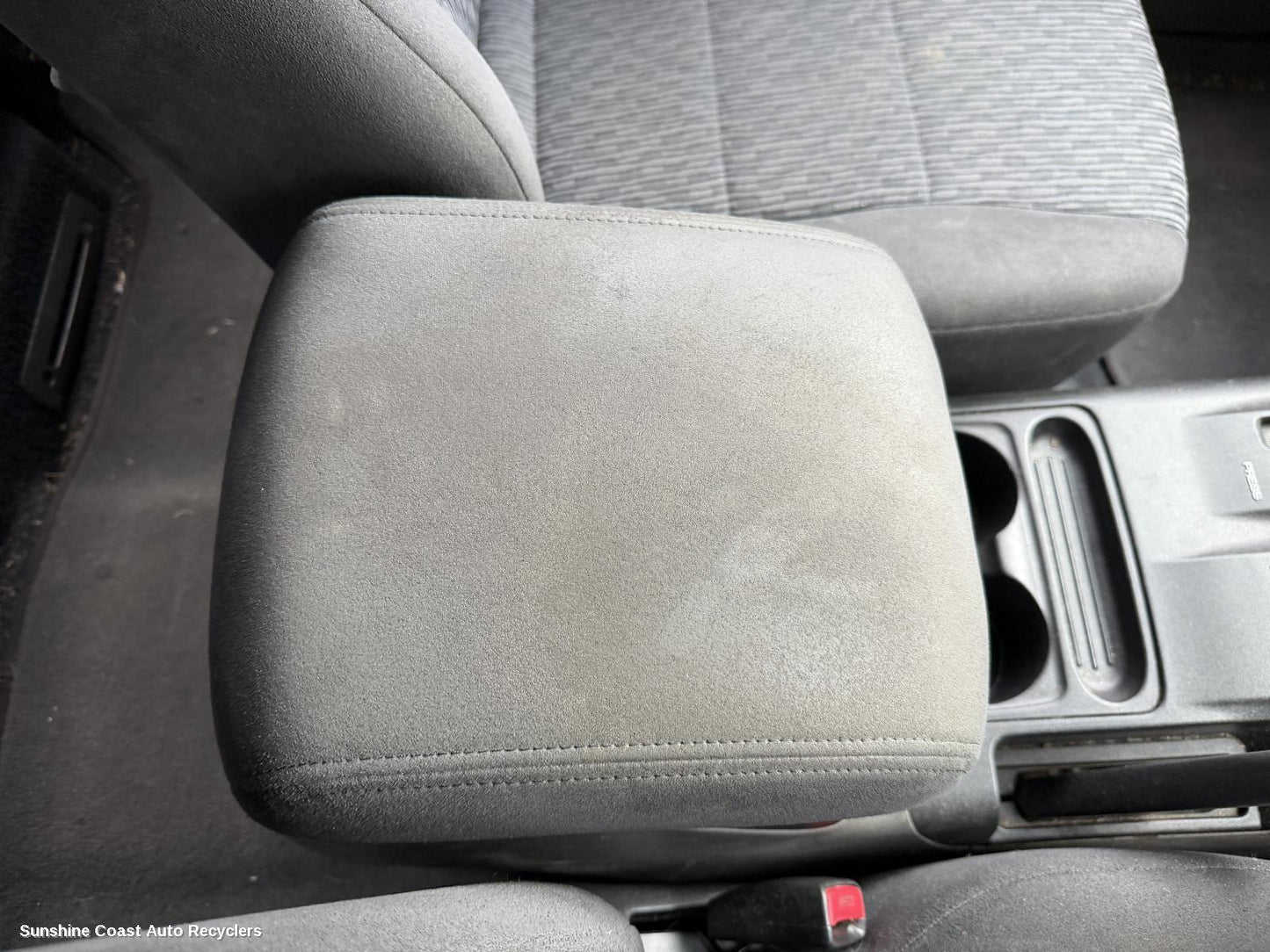 2000-2006 Mitsubishi Pajero Console