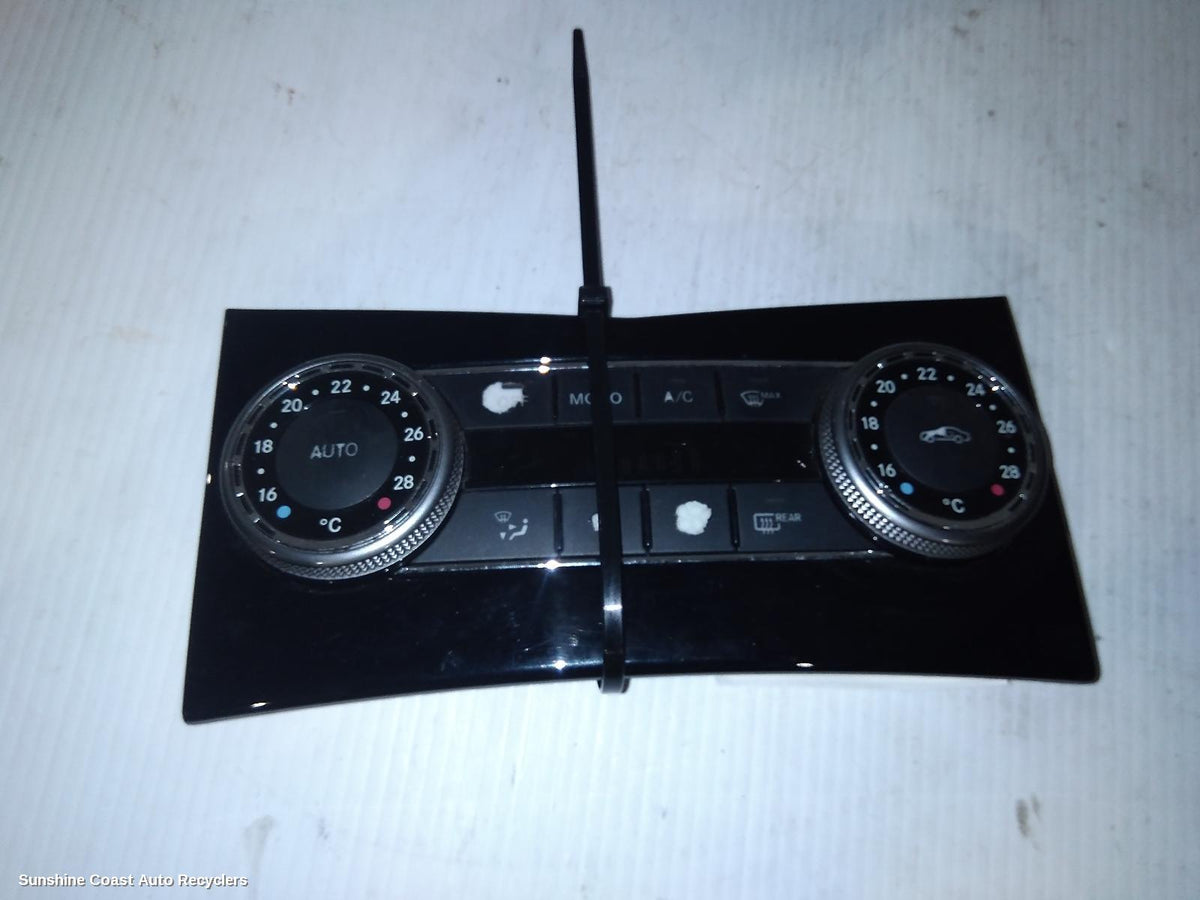 2007-2011 Mercedes C Class Heater Ac Controls