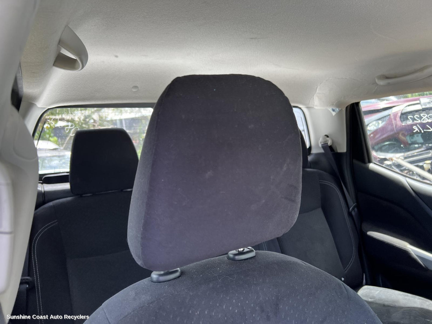 2018 Nissan Navara Headrest