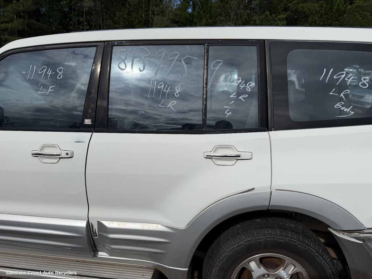 2000-2006 Mitsubishi Pajero Left Rear 1 4 Door Glass