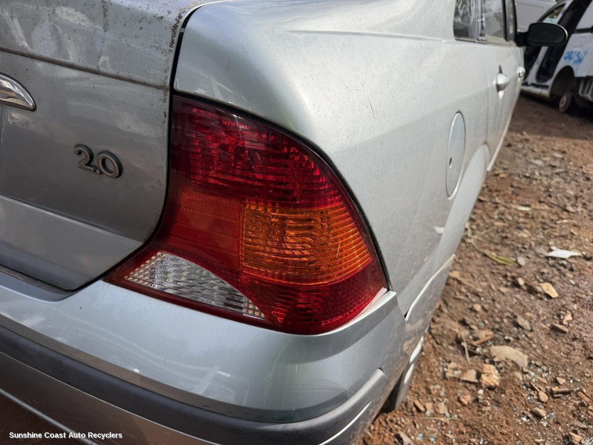 2001-2005 Ford Focus Right Taillight
