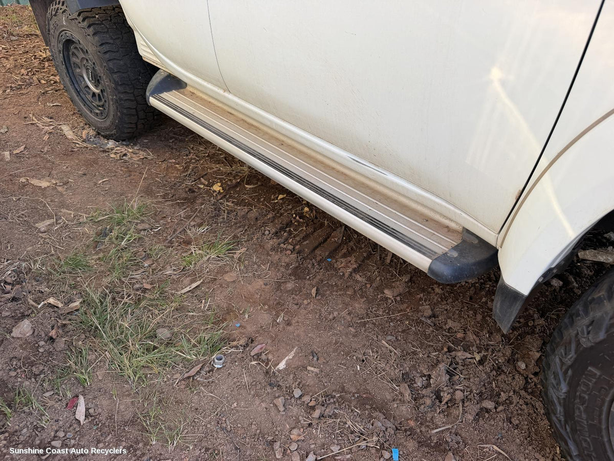 2006-2015 Mitsubishi Triton Side Step Skirt