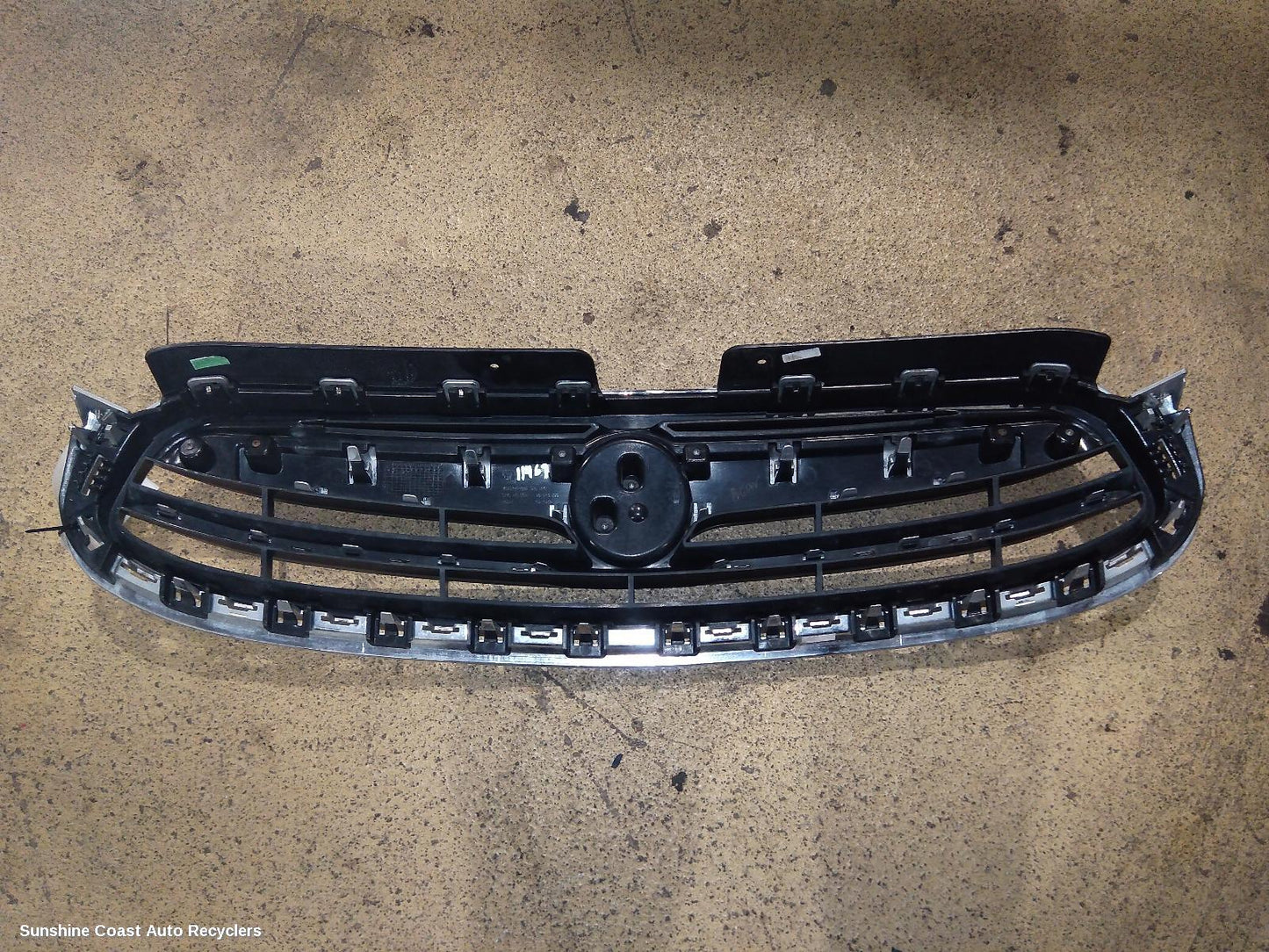 2012 Holden Captiva Grille