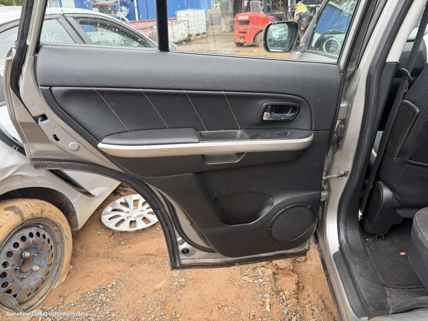 2015 Suzuki Vitara Door Trim