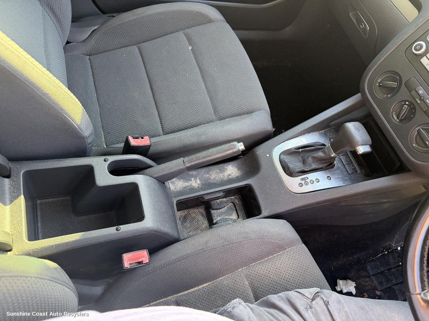 2004-2009 Volkswagen Golf Console