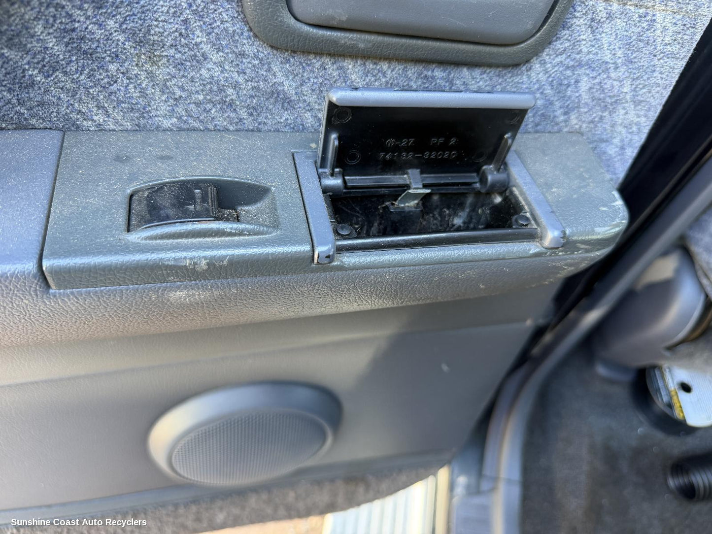 1990-1998 Toyota Landcruiser Ashtray