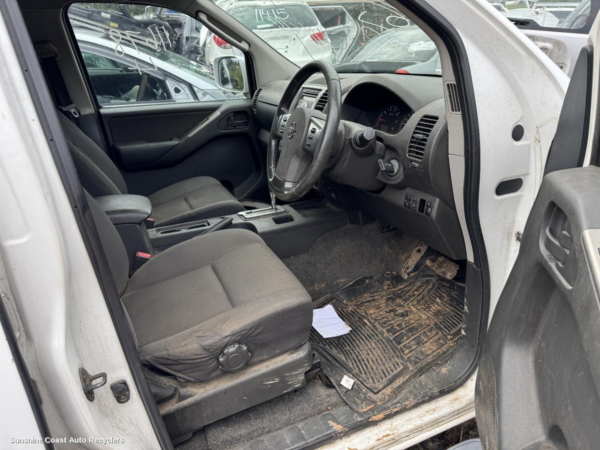 2005-2015 Nissan Navara Right Headlamp