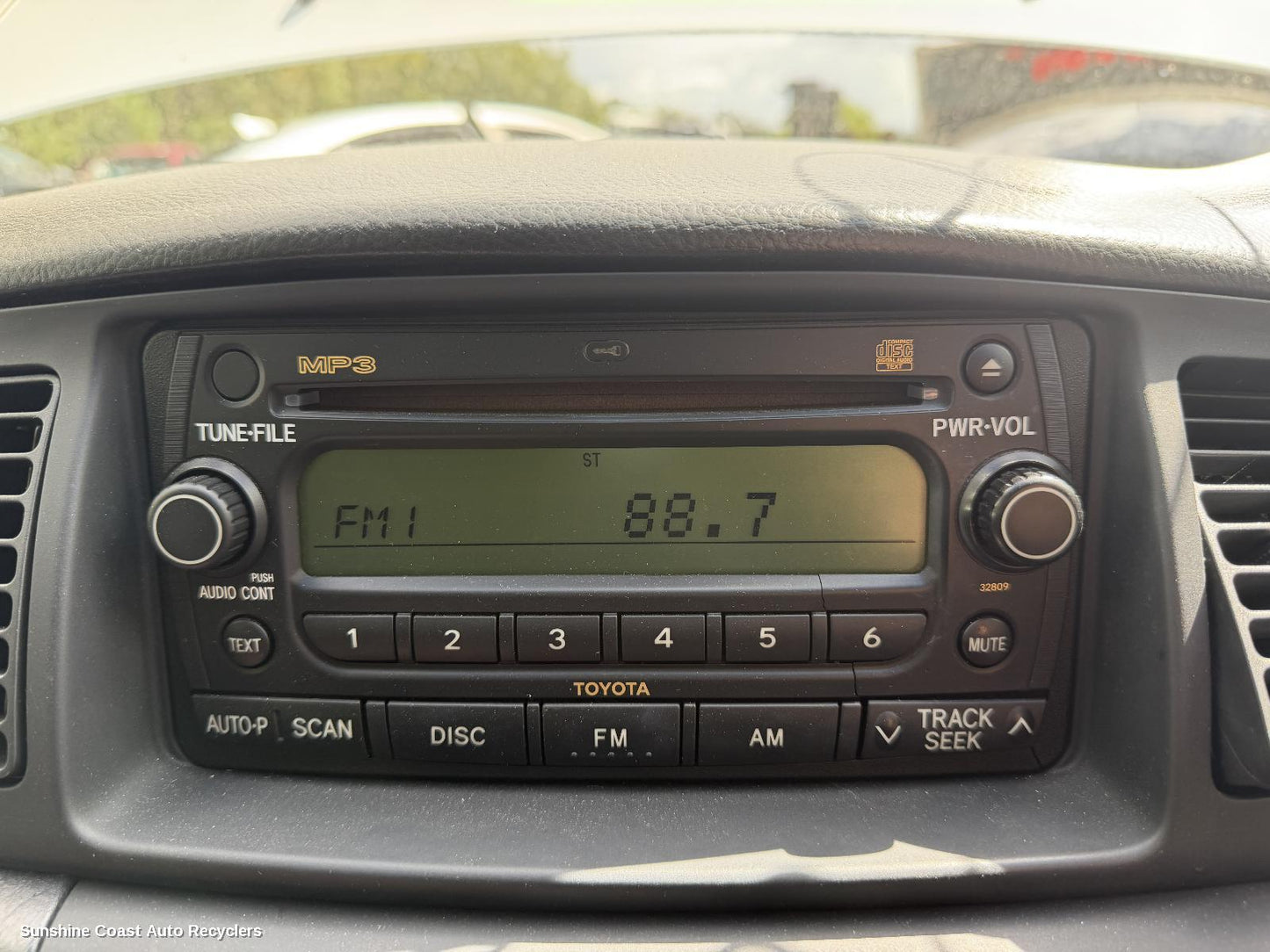 2001-2007 Toyota Corolla Radio Cd Dvd Sat Tv