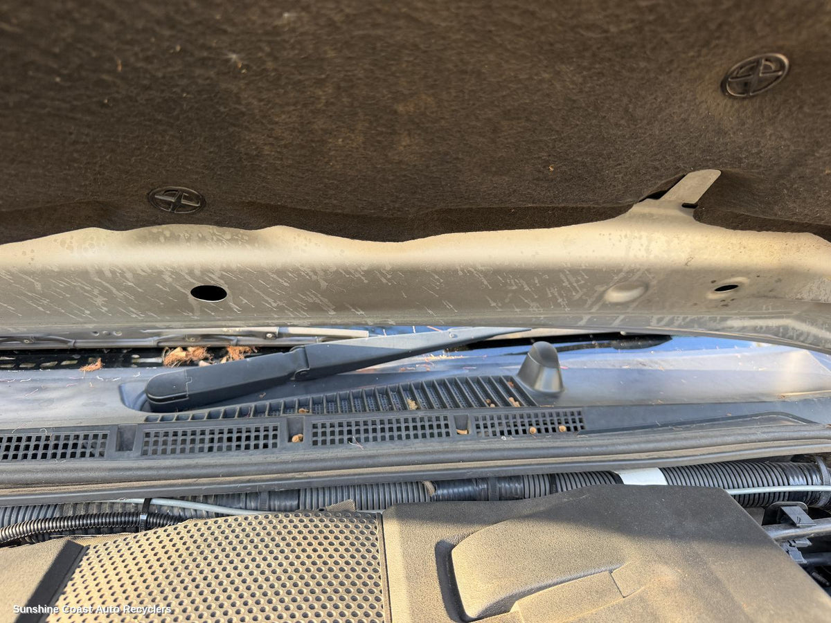 2005-2015 Nissan Navara Wiper Arm