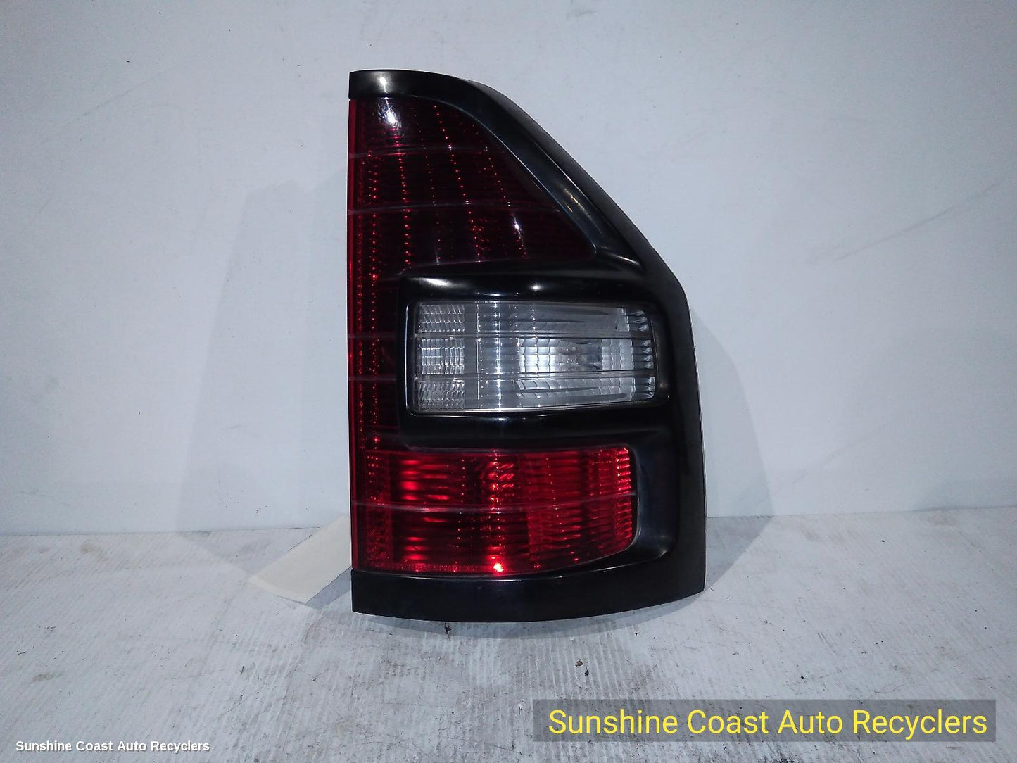 2001 Mitsubishi Pajero Right Taillight