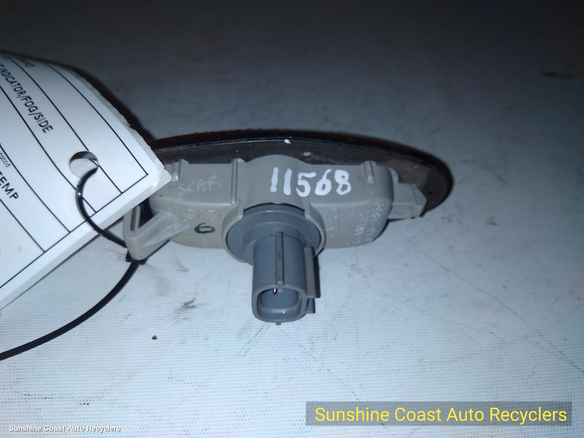 2001-2002 Mazda Bravo Right Indicator Fog Side
