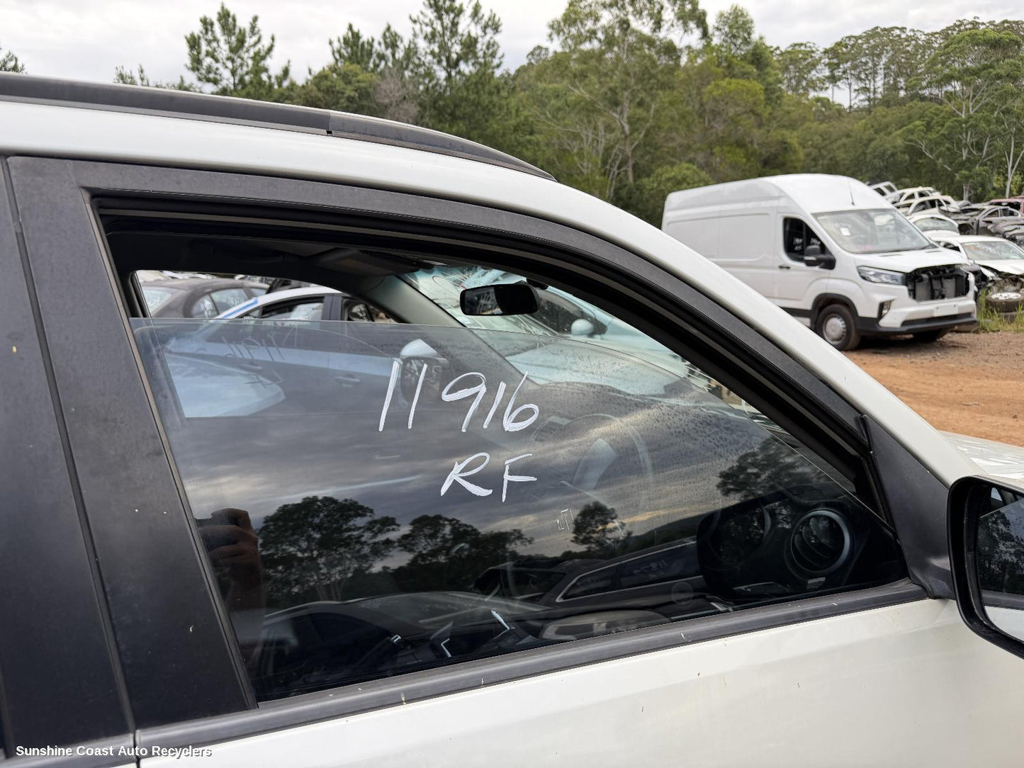 2013 Suzuki Vitara Right Front Door Window