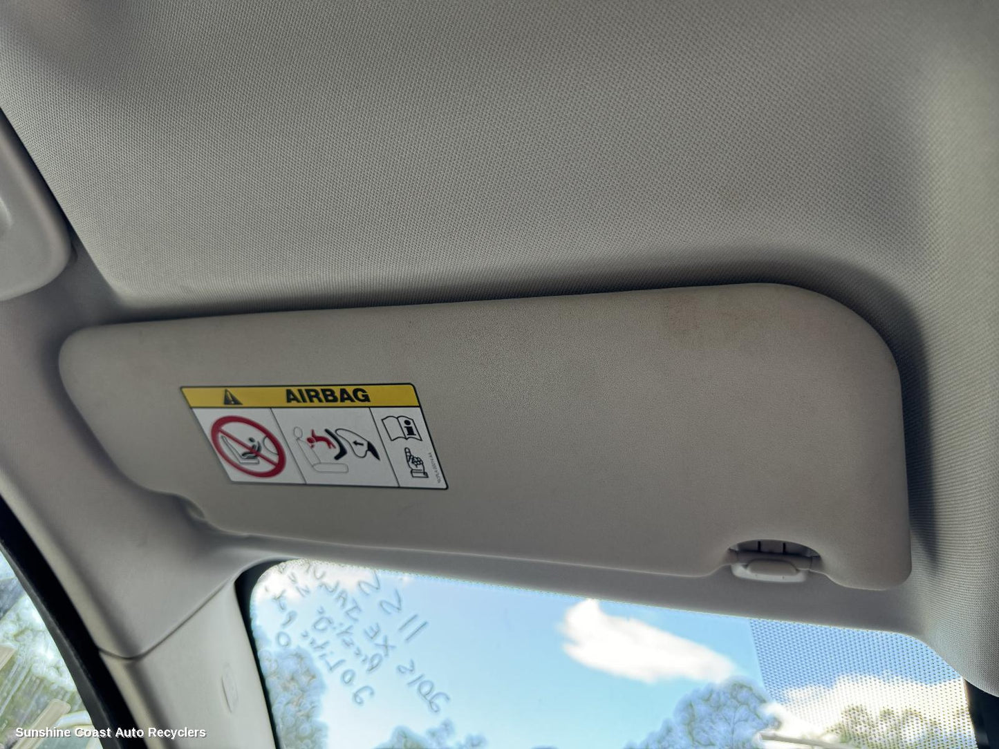 2015 Jaguar Xe Sunvisor