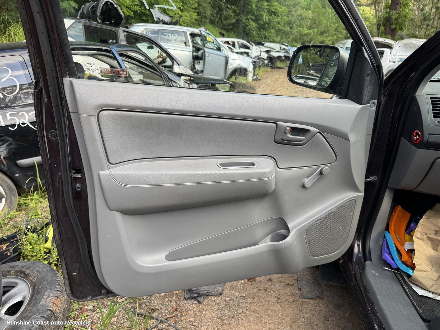 2006 Toyota Hilux Left Front Window Reg Motor