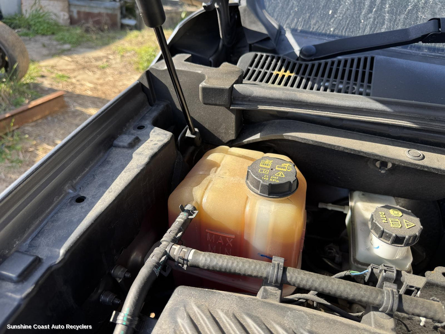 2021-2025 Ldv T60 Overflow Bottle