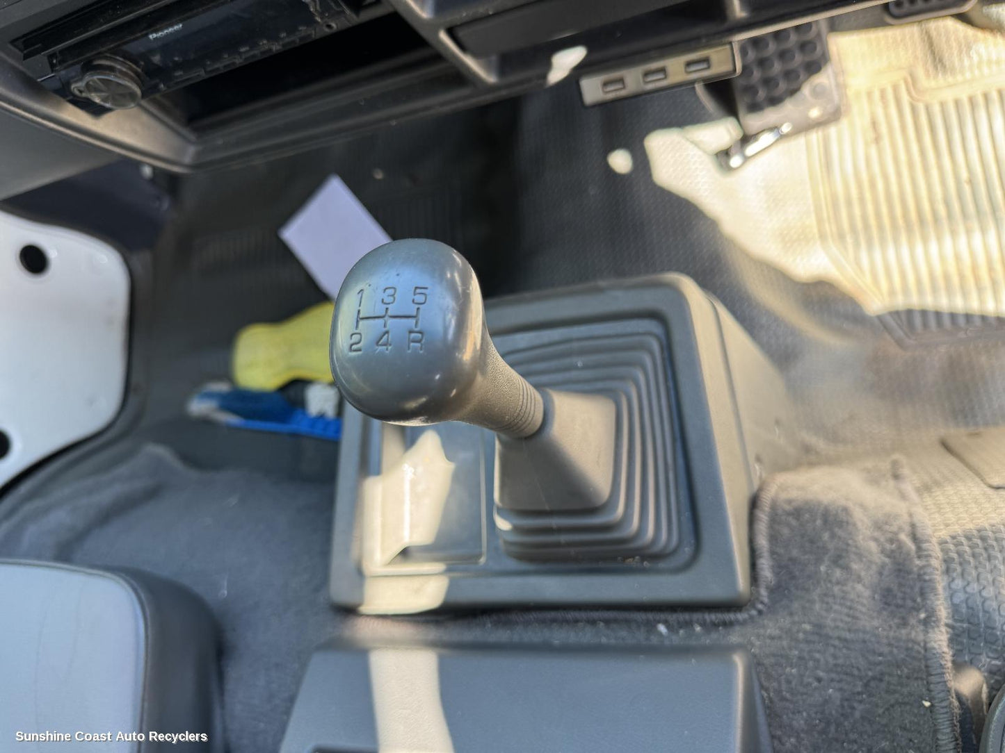2007 Mitsubishi L300 Gear Stick Shifter