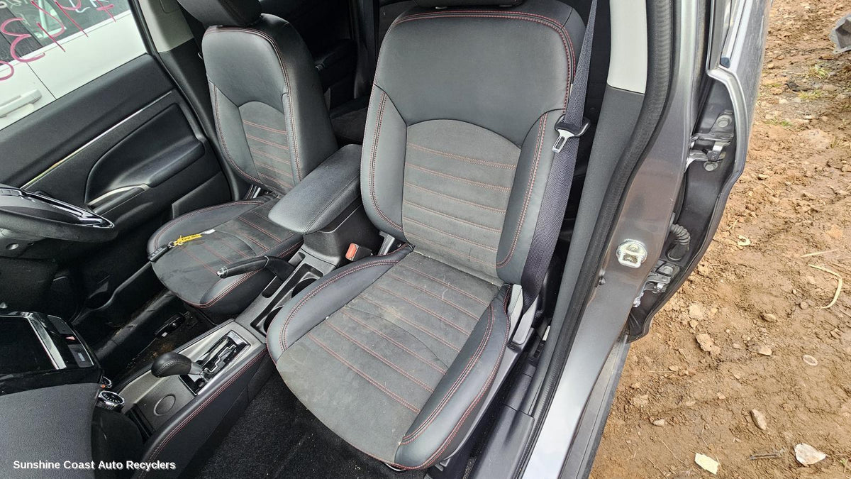 2016-2019 Mitsubishi Asx Front Seat