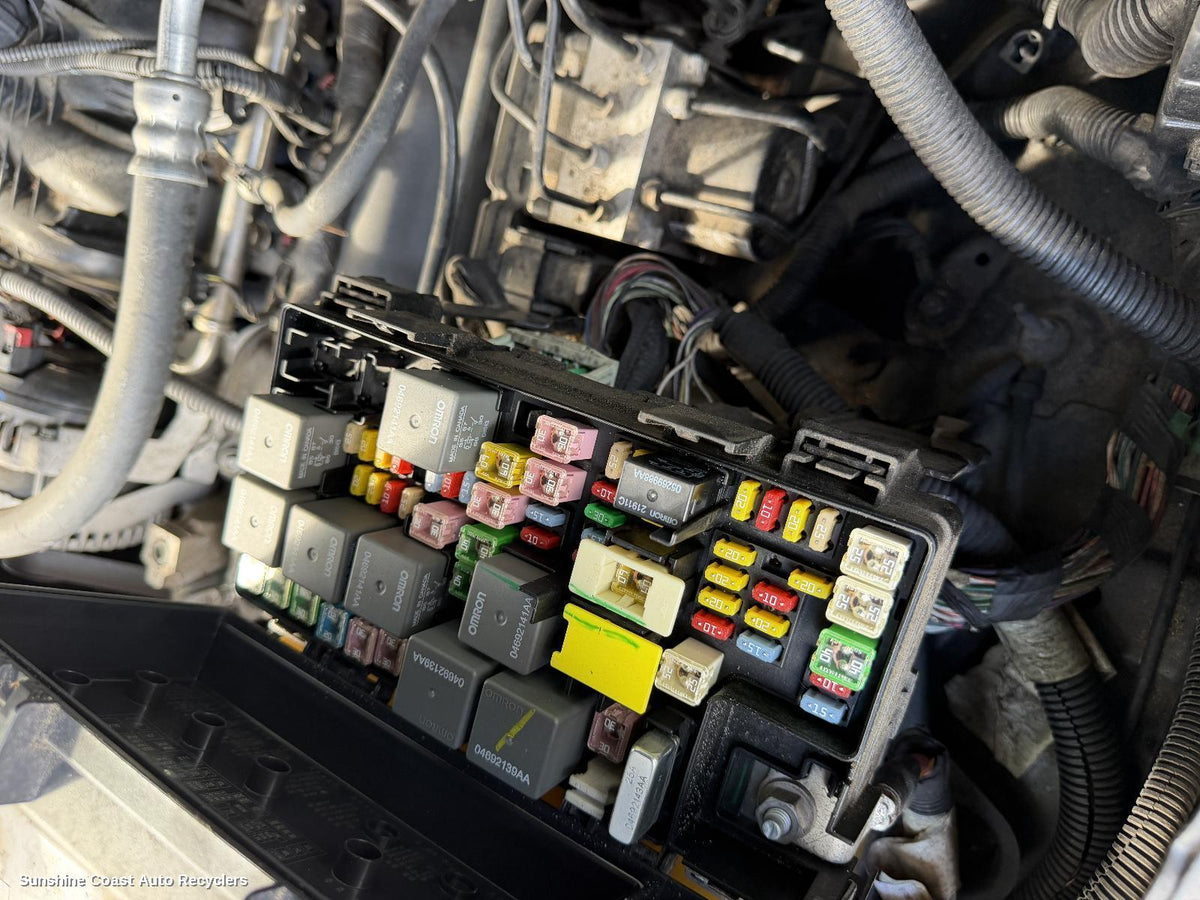 2007-2011 Dodge Nitro Fuse Box