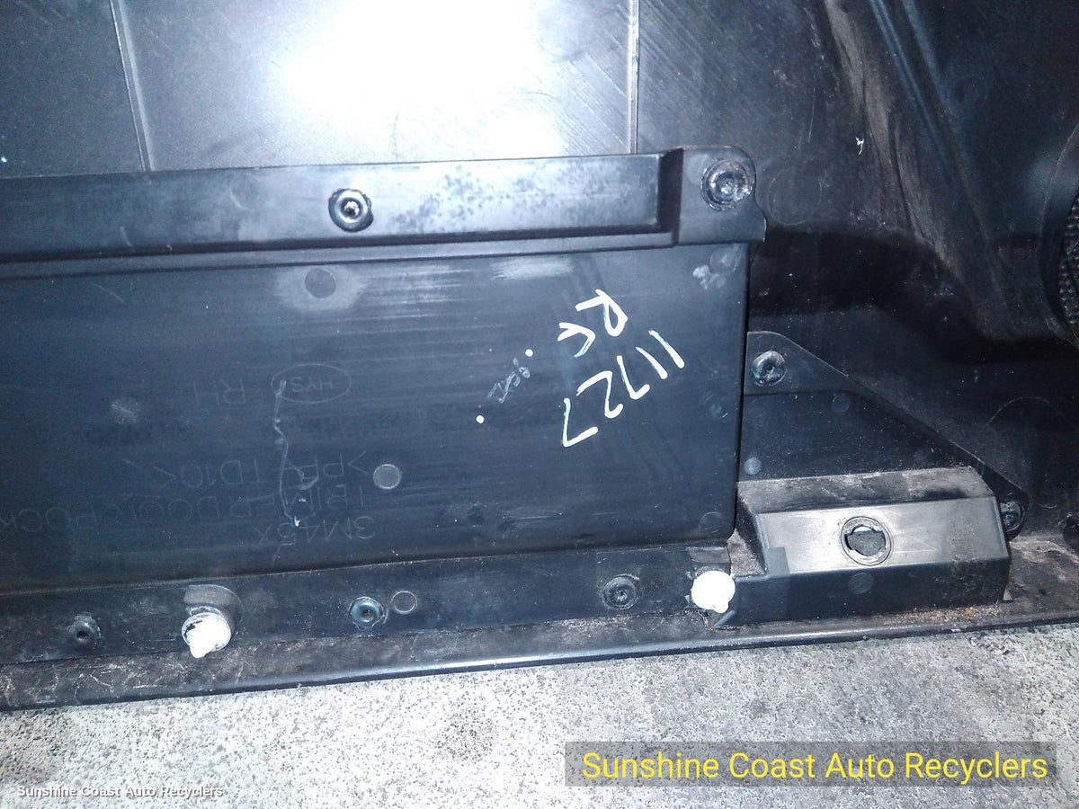 2006-2011 Mitsubishi Pajero Door Trim