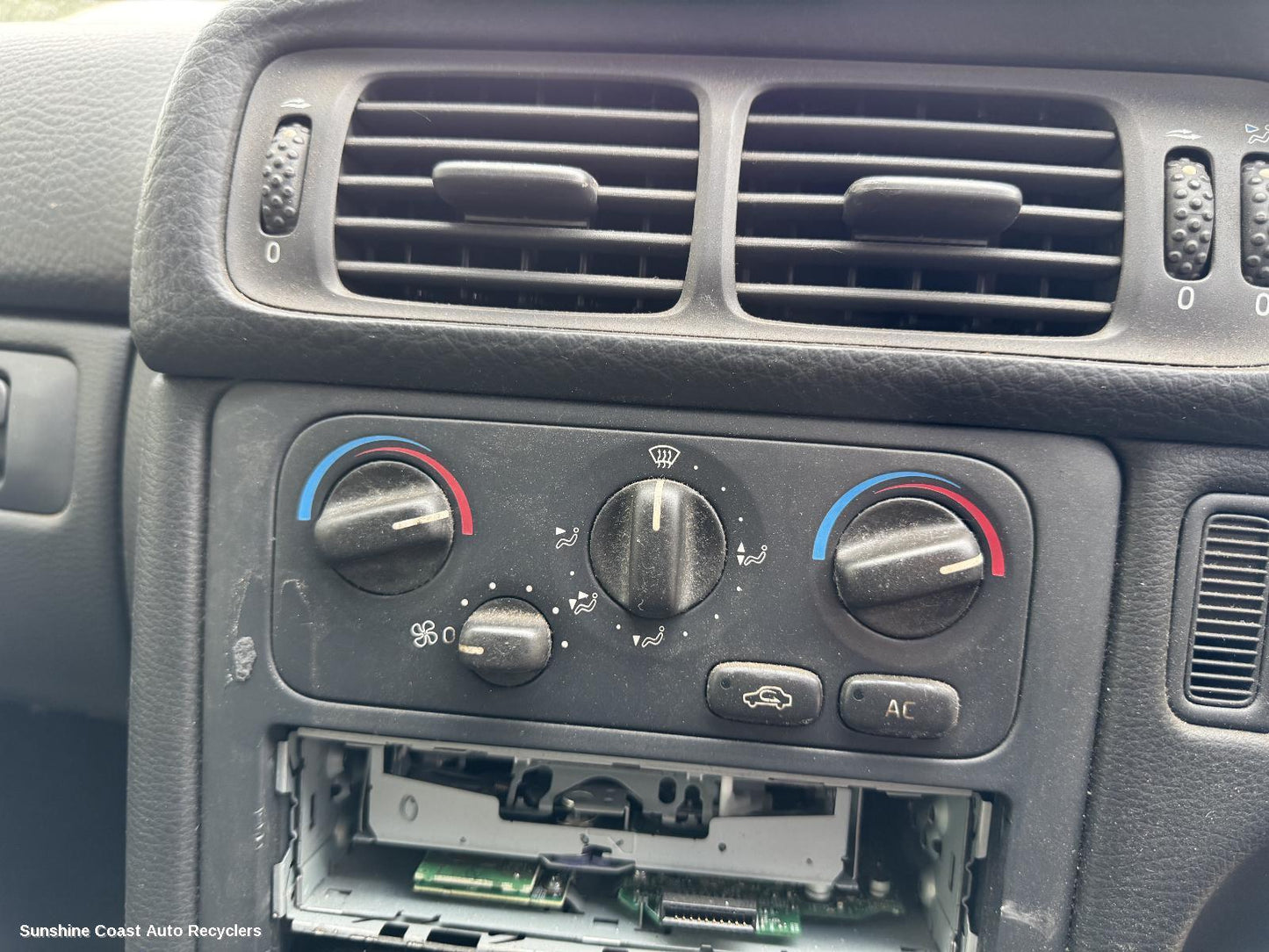 1997 Volvo S70/v70/c70 Heater Ac Controls