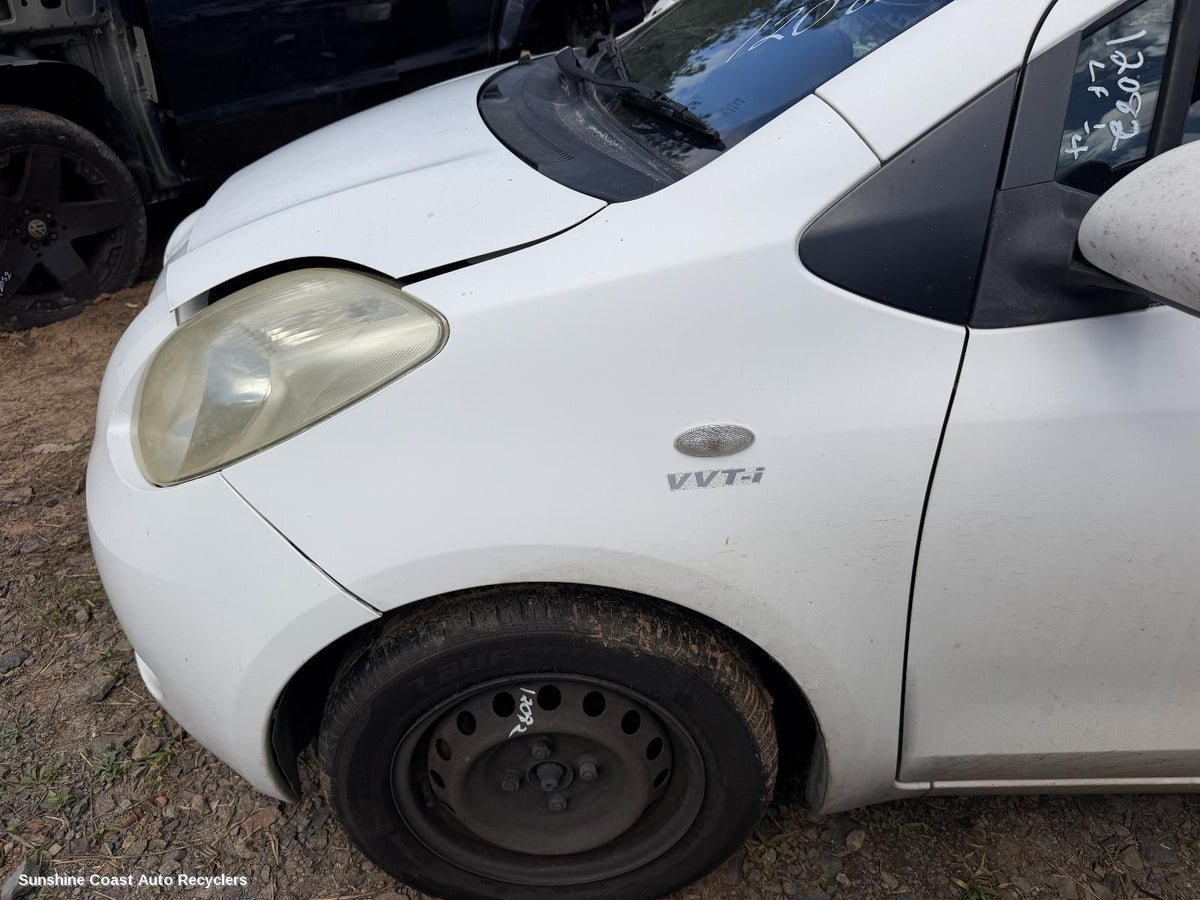 2005-2011 Toyota Yaris Left Guard