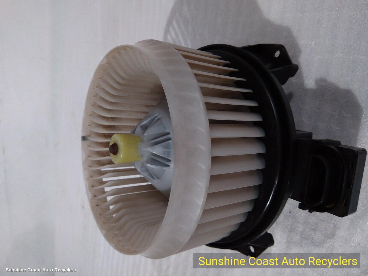 2013-2019 Toyota Corolla Heater Fan Motor
