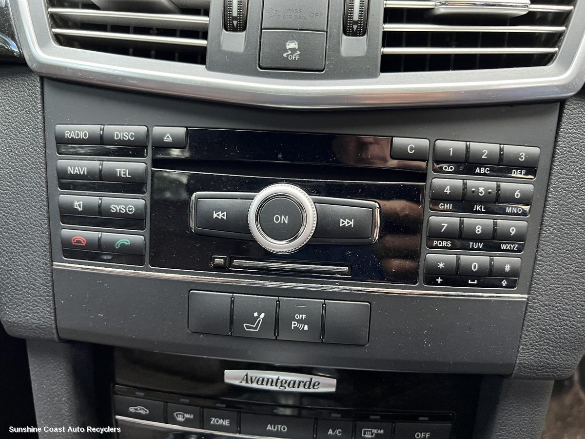 2009-2013 Mercedes E Class Radio Cd Dvd Sat Tv