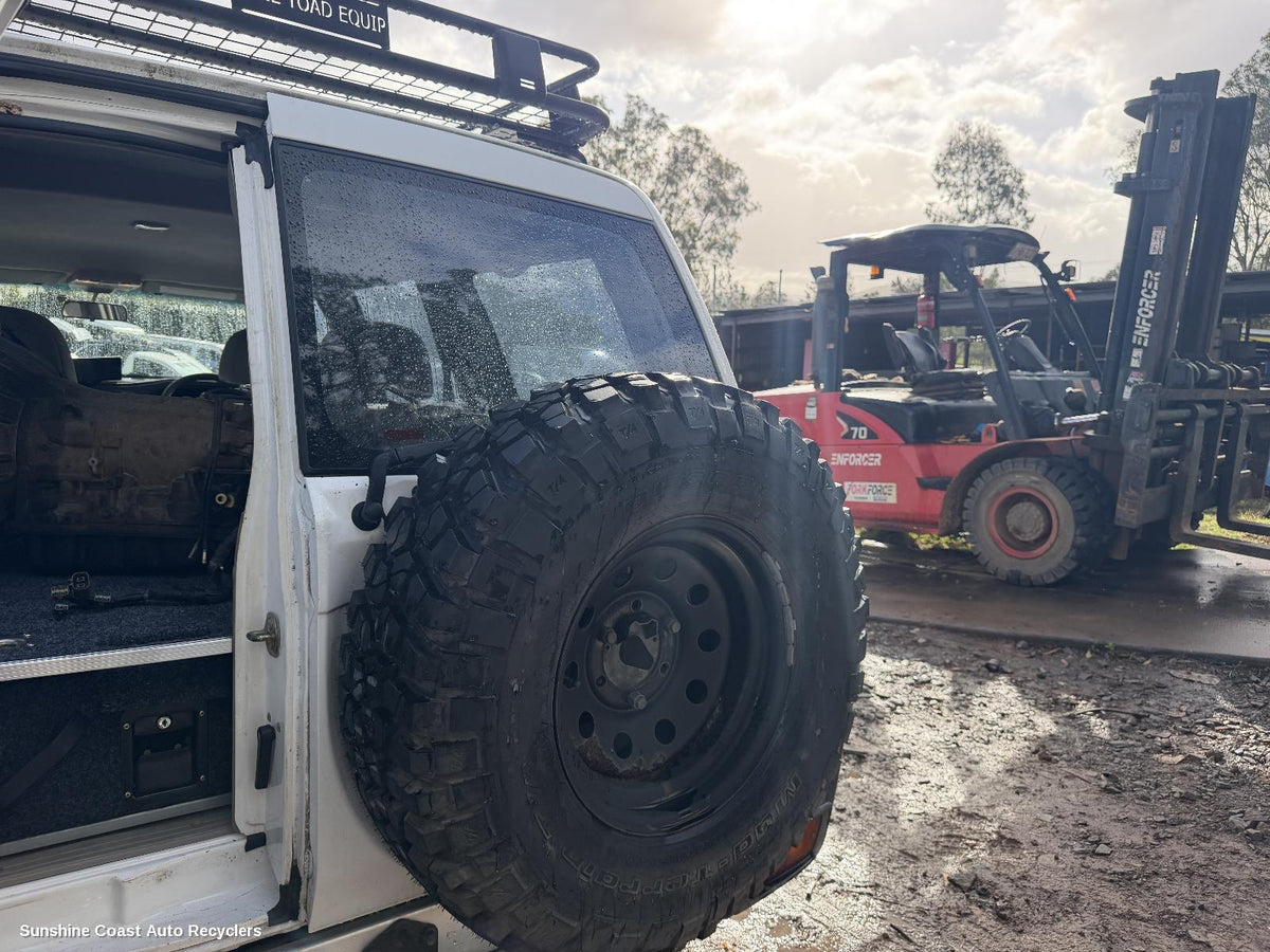 1997-2004 Nissan Patrol Spare Wheel Carrier