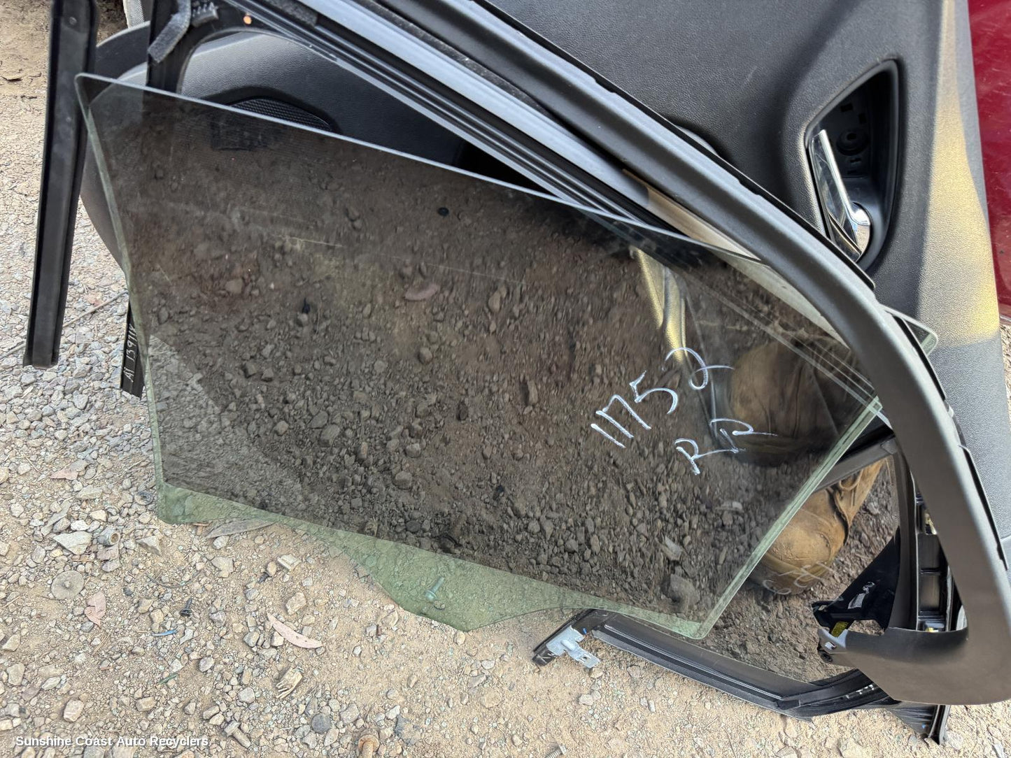 2017-2020 Holden Equinox Right Rear Door Window