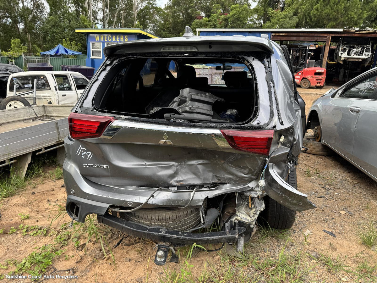 2015-2021 Mitsubishi Outlander Rear Garnish