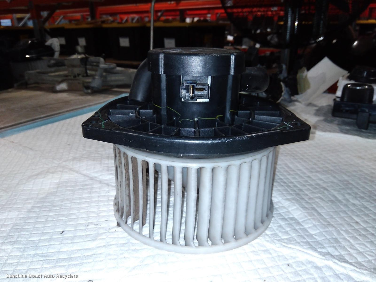 2009-2015 Mitsubishi Triton Heater Fan Motor