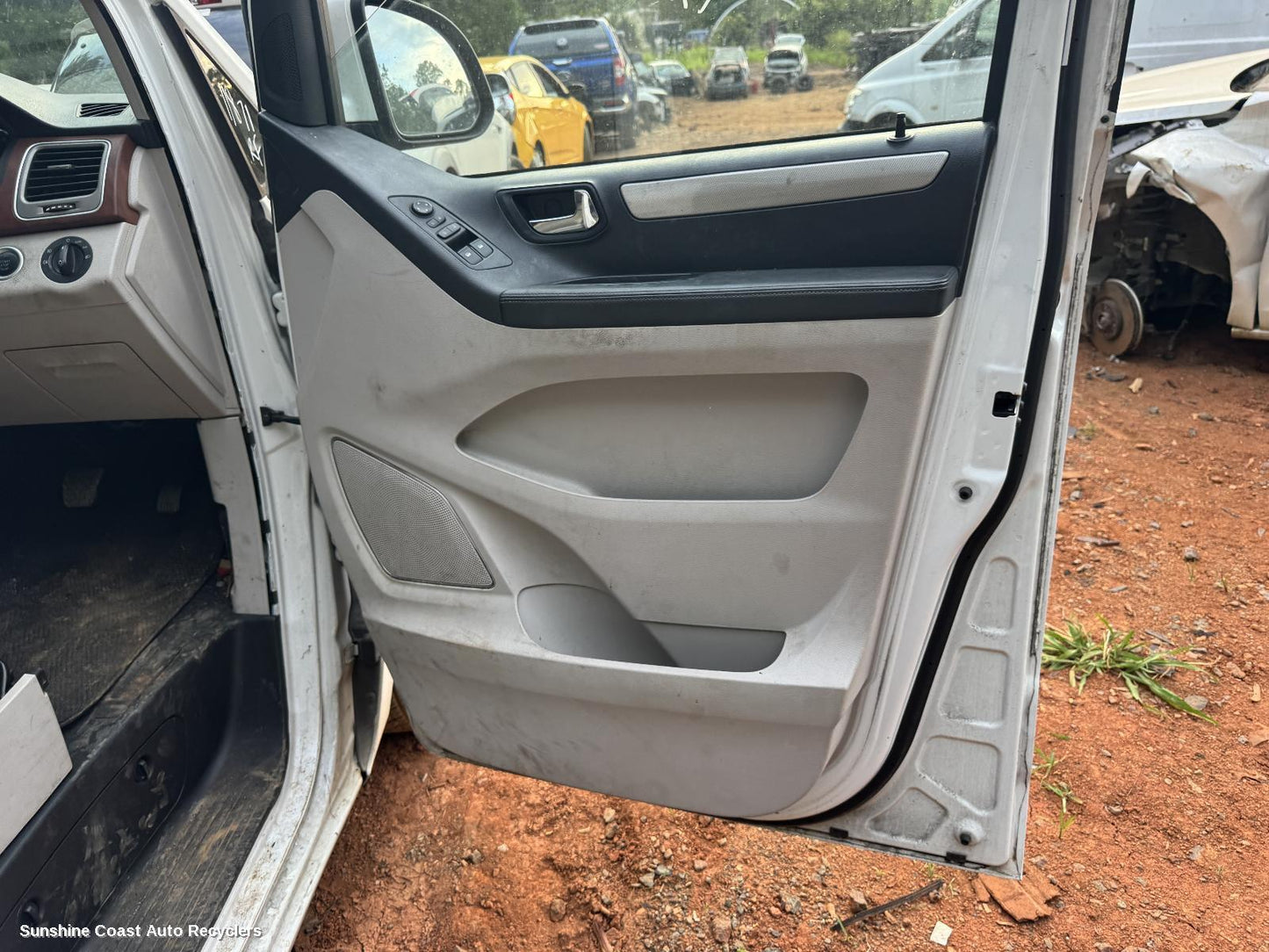 2015-2025 Ldv G10 Pwr Dr Wind Switch