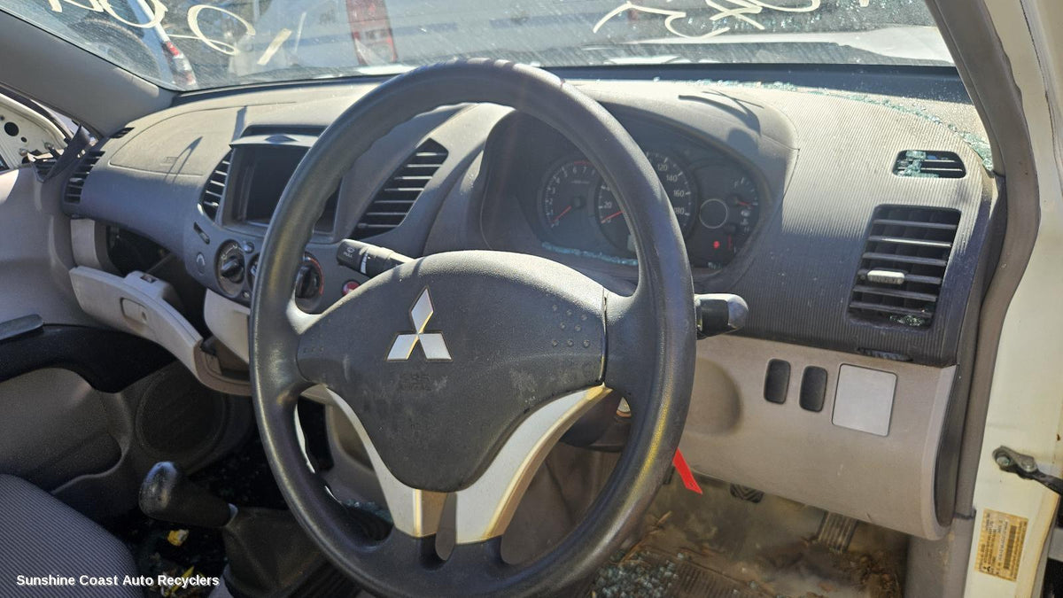 2009-2015 Mitsubishi Triton Misc