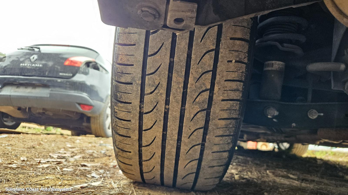 2009-2014 Subaru Liberty Tyre