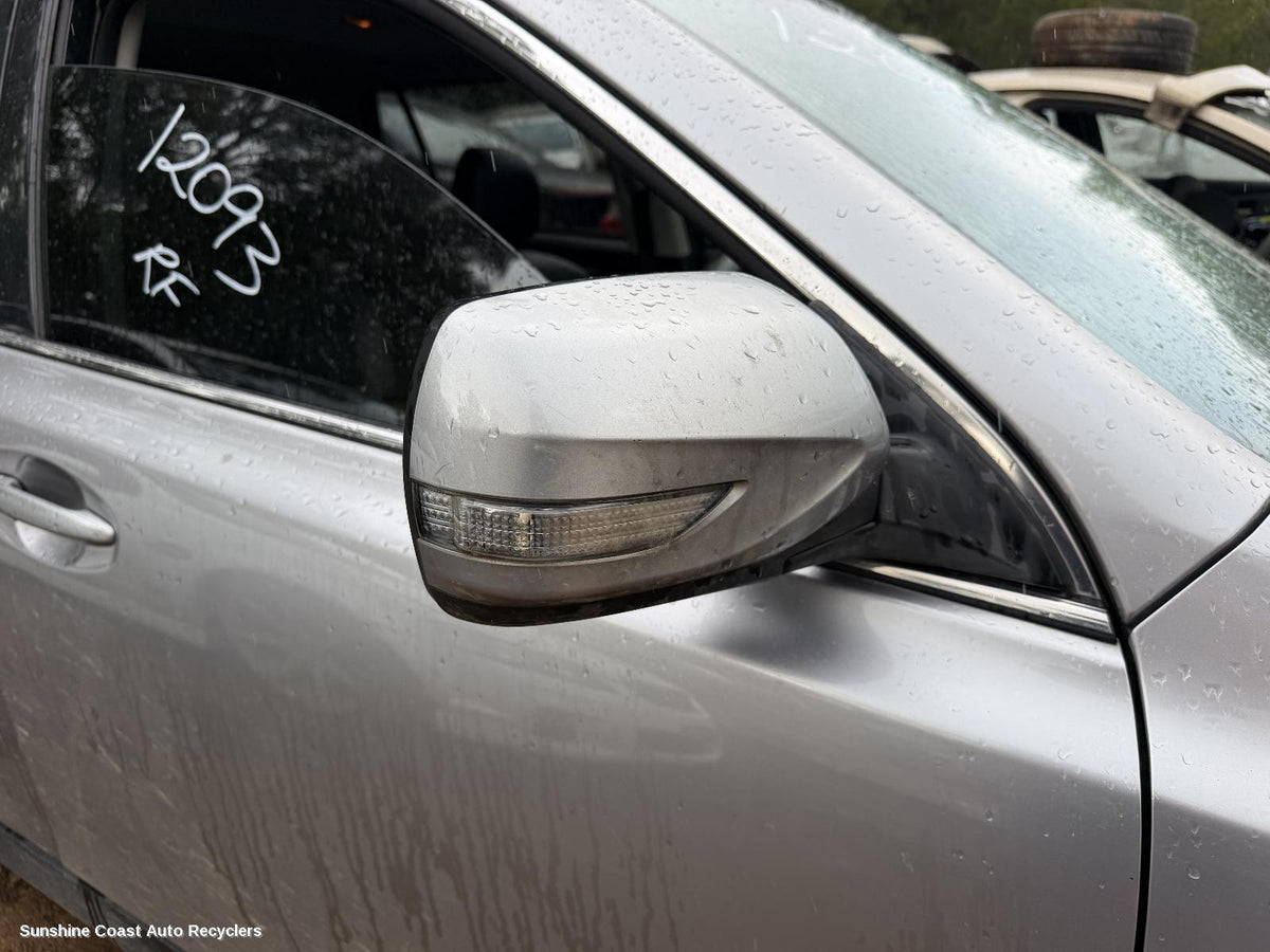2009-2011 Subaru Outback Right Door Mirror
