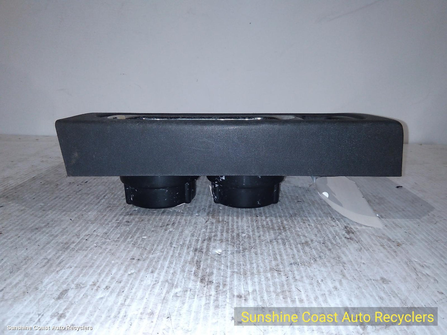 2011 Nissan Navara Console